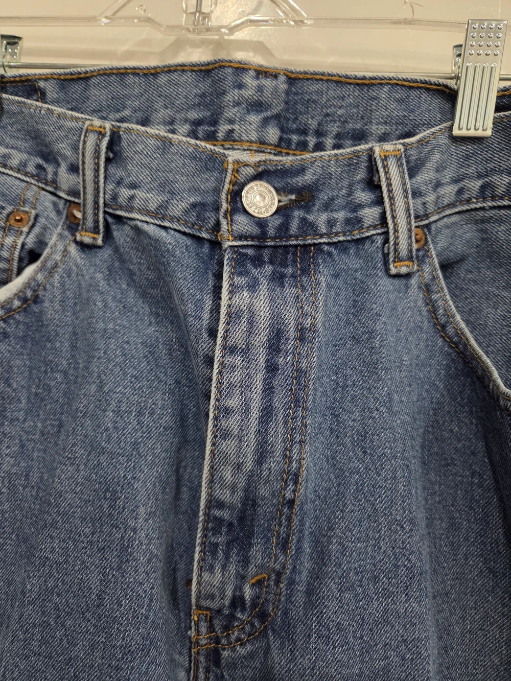 Levis Men's 505 Relaxed Fit Men's Jeans in Medium Blue Denim Size 36